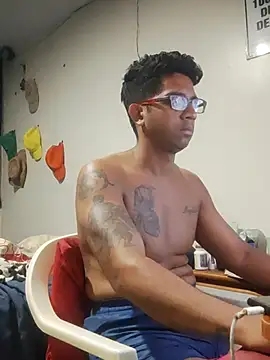 Snapshot of FitGeorge chatting on November 12, 2025, 3:40 am FitGeorge online show from November 12, 2025, 3:40 am