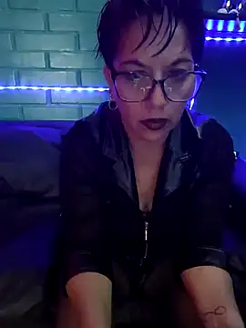 TRISH MILF online show from December 8, 2024, 2:18 am