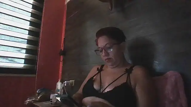 TRISH MILF online show from January 3, 2025, 10:41 am