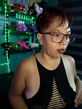 TRISH MILF online show from January 6, 2025, 12:59 am