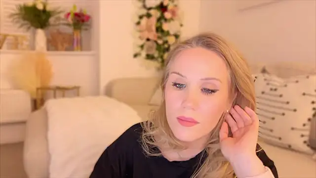 Snapshot of Myassistant chatting on December 6, 2024, 7:56 pm Myassistant online show from December 6, 2024, 7:56 pm