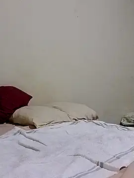 friendsloversex online show from December 29, 2024, 3:44 am