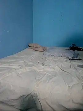 friendsloversex online show from September 28, 2025, 3:01 am