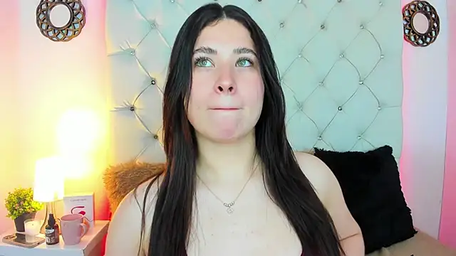 Snapshot of ValeryLovee chatting on December 23, 2024, 9:27 am ValeryLovee online show from December 23, 2024, 9:27 am