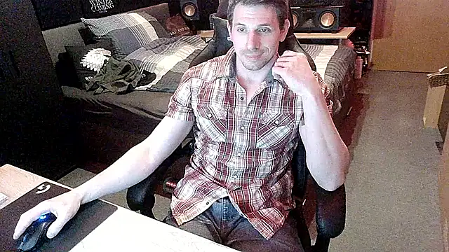 dreamwallker21 online show from February 18, 2026, 4:36 pm