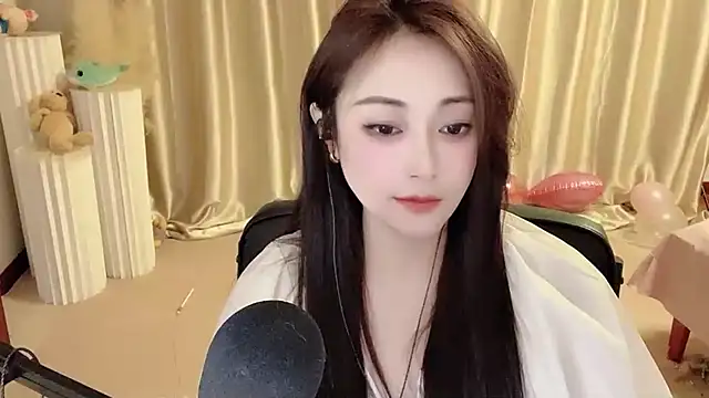 Snapshot of Daisy-77 chatting on February 5, 2025, 12:10 am Daisy-77 online show from February 5, 2025, 12:10 am