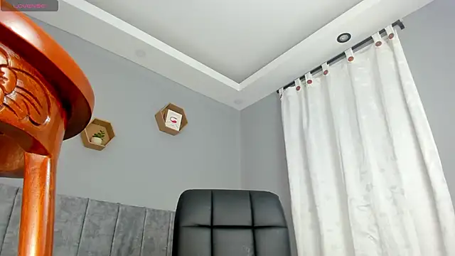 Snapshot of Chloe_narcise chatting on February 4, 2025, 6:04 am Chloe narcise online show from February 4, 2025, 6:04 am