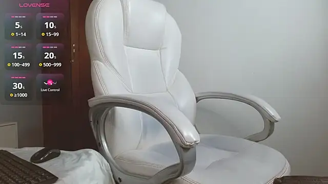 cintia hills online show from March 5, 2025, 7:16 am