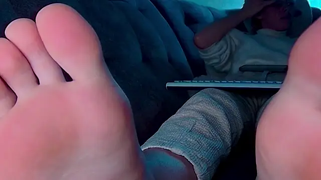 Snapshot of AgnesMillerS chatting on December 12, 2024, 10:34 am AgnesMillerS online show from December 12, 2024, 10:34 am