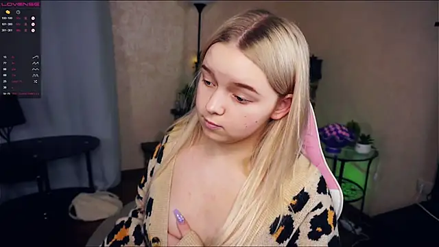 ZaraCreedon online show from February 10, 2025, 11:02 pm