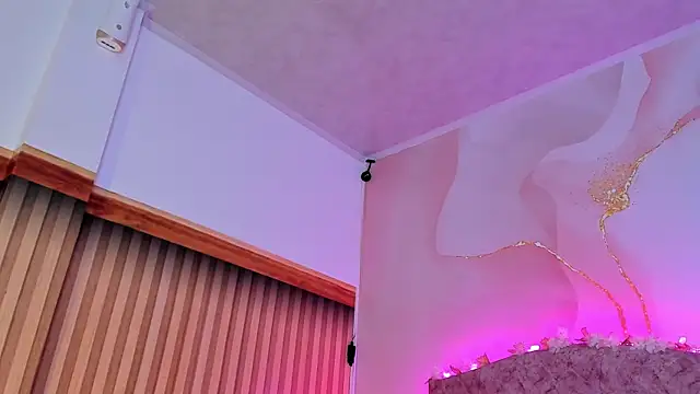 Daisy  rose online show from March 13, 2025, 3:00 am