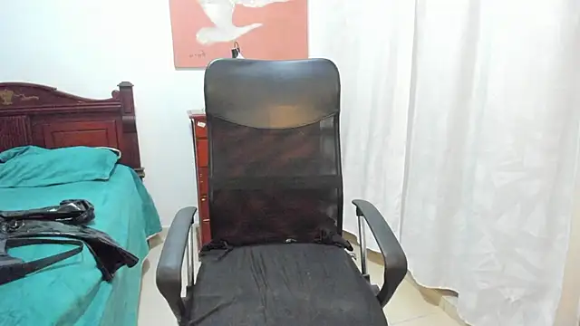 misstresbigcockts online show from November 15, 2025, 10:01 am