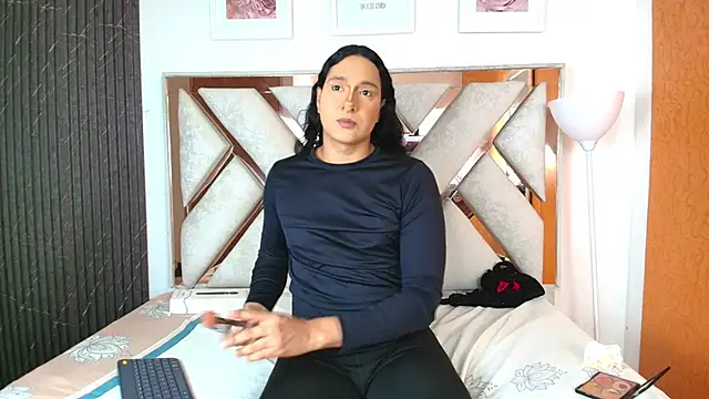 Alison Chan  online show from November 25, 2025, 2:28 pm