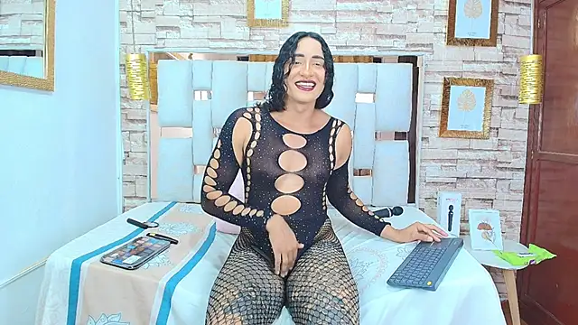 Snapshot of Alison_Chan_ chatting on May 13, 2026, 10:06 pm Alison Chan online show from May 13, 2026, 10:06 pm