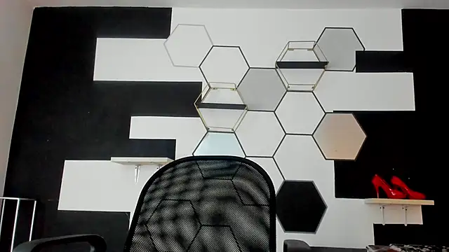 Snapshot of alondrabigtits chatting on March 10, 2025, 11:53 am alondrabigtits online show from March 10, 2025, 11:53 am