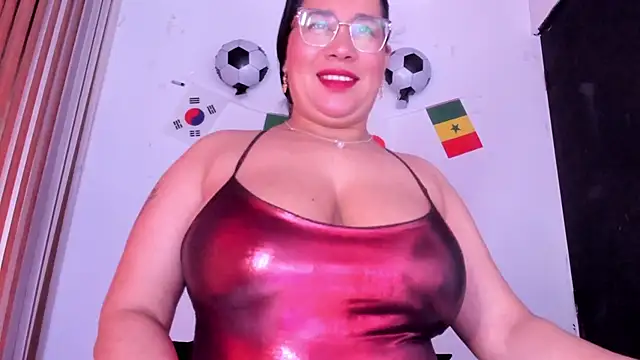 alondrabigtits online show from June 21, 2026, 12:08 pm