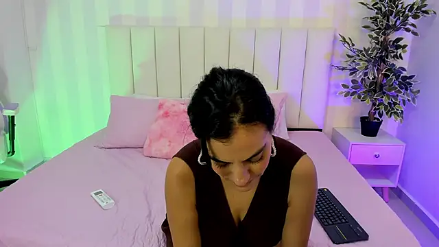 Ada Monroe10 online show from January 13, 2025, 4:19 pm