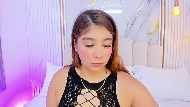 tifanyhills  online show from April 30, 2026, 8:26 pm
