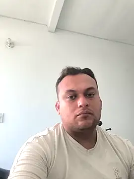 lrincon9508 online show from June 17, 2026, 5:47 pm