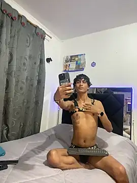 derreck models online show from February 13, 2026, 2:40 am