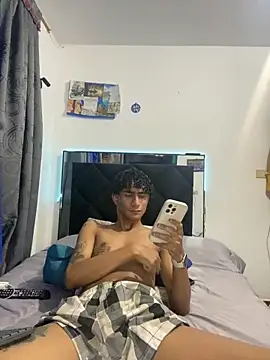 derreck models online show from March 6, 2026, 3:25 am