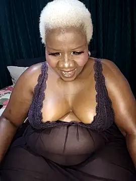 dirasweetlipsxx online show from May 7, 2026, 7:52 pm