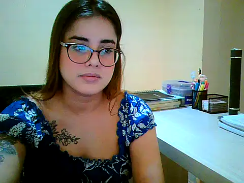 Snapshot of maliamiller chatting on September 18, 2025, 12:29 pm maliamiller online show from September 18, 2025, 12:29 pm