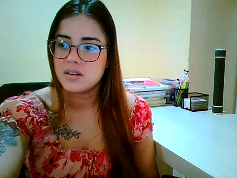 Snapshot of maliamiller chatting on September 23, 2025, 12:08 pm maliamiller online show from September 23, 2025, 12:08 pm