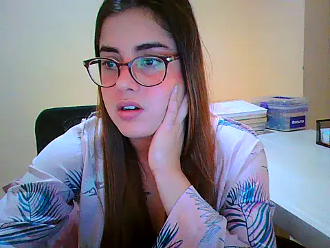 Snapshot of maliamiller chatting on November 30, 2025, 11:25 am maliamiller online show from November 30, 2025, 11:25 am