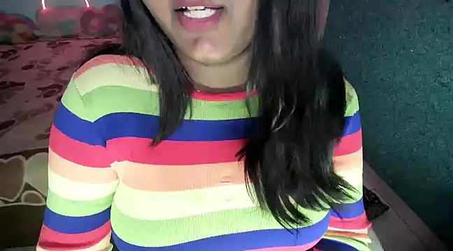 Snapshot of expression_queen chatting on February 19, 2025, 12:14 am expression queen online show from February 19, 2025, 12:14 am