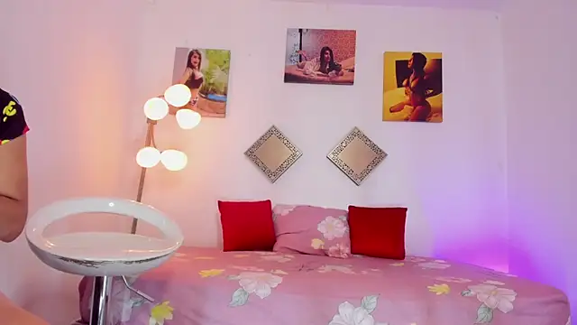 kattadoll online show from February 3, 2025, 10:32 pm