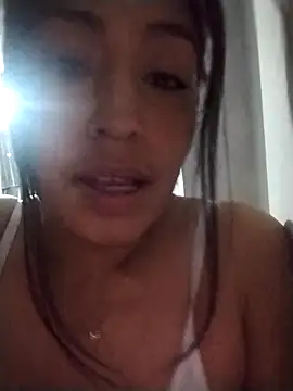 Snapshot of Aisha_09 chatting on April 28, 2026, 11:32 pm Aisha 09 online show from April 28, 2026, 11:32 pm