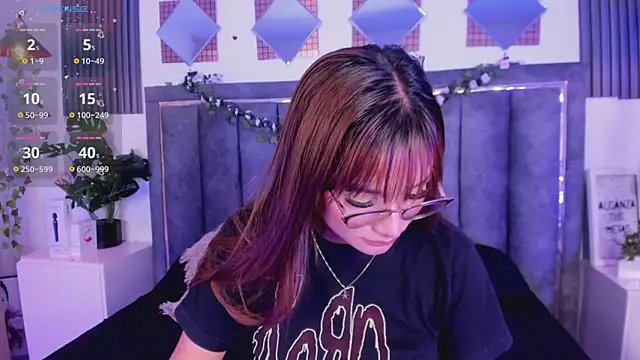 isabela fox online show from October 16, 2025, 9:49 pm