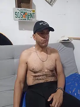 Snapshot of latinmartin73 chatting on November 3, 2025, 7:48 pm latinmartin73 online show from November 3, 2025, 7:48 pm