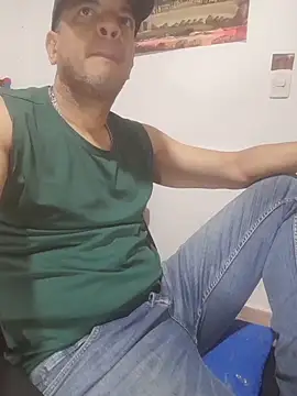 Snapshot of latinmartin73 chatting on December 4, 2025, 6:16 pm latinmartin73 online show from December 4, 2025, 6:16 pm