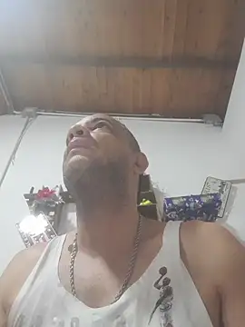 Snapshot of latinmartin73 chatting on December 5, 2025, 1:52 pm latinmartin73 online show from December 5, 2025, 1:52 pm