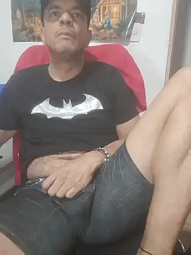 Snapshot of latinmartin73 chatting on January 13, 2026, 11:21 pm latinmartin73 online show from January 13, 2026, 11:21 pm