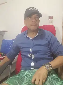 Snapshot of latinmartin73 chatting on January 15, 2026, 11:52 pm latinmartin73 online show from January 15, 2026, 11:52 pm