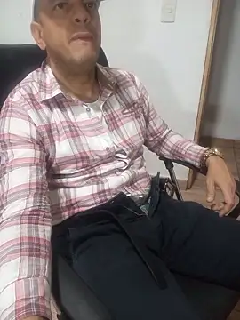 Snapshot of latinmartin73 chatting on February 3, 2026, 10:59 pm latinmartin73 online show from February 3, 2026, 10:59 pm