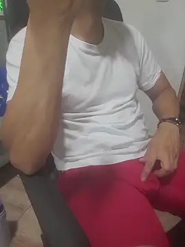 Snapshot of latinmartin73 chatting on February 12, 2026, 12:27 am latinmartin73 online show from February 12, 2026, 12:27 am