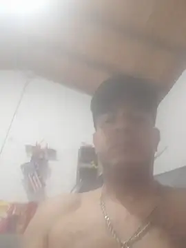 Snapshot of latinmartin73 chatting on February 14, 2026, 2:25 pm latinmartin73 online show from February 14, 2026, 2:25 pm