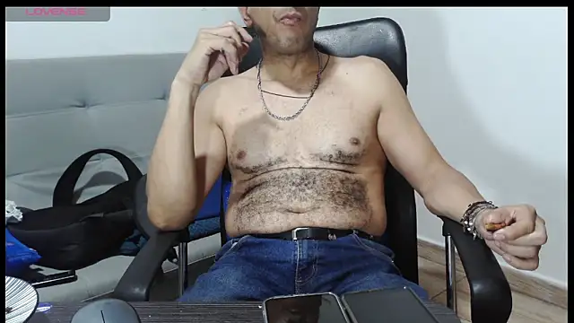 Snapshot of latinmartin73 chatting on March 13, 2026, 12:06 am latinmartin73 online show from March 13, 2026, 12:06 am