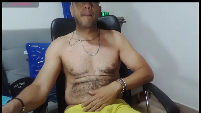 Snapshot of latinmartin73 chatting on March 28, 2026, 1:22 pm latinmartin73 online show from March 28, 2026, 1:22 pm
