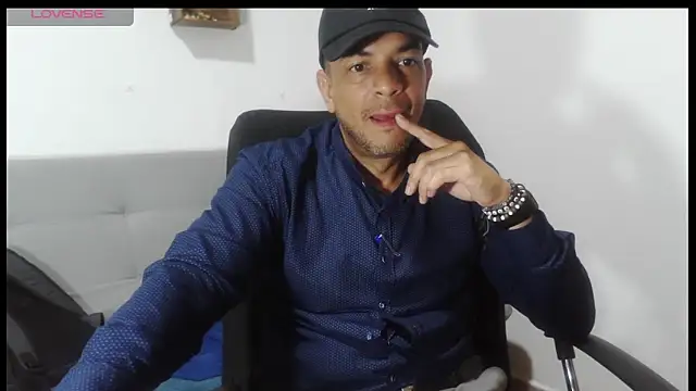 Snapshot of latinmartin73 chatting on April 21, 2026, 10:56 pm latinmartin73 online show from April 21, 2026, 10:56 pm