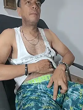 Snapshot of latinmartin73 chatting on April 25, 2026, 1:41 pm latinmartin73 online show from April 25, 2026, 1:41 pm