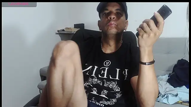 Snapshot of latinmartin73 chatting on May 3, 2026, 3:45 am latinmartin73 online show from May 3, 2026, 3:45 am