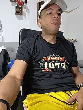 latinmartin73 online show from June 11, 2026, 12:54 am