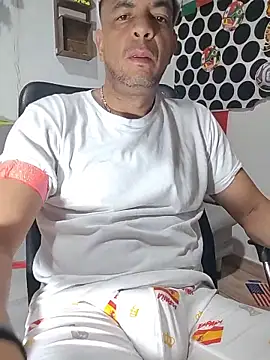 latinmartin73 online show from June 17, 2026, 12:57 am