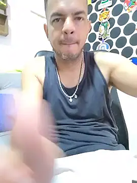 latinmartin73 online show from June 20, 2026, 2:53 pm