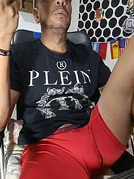 latinmartin73 online show from June 22, 2026, 2:02 am